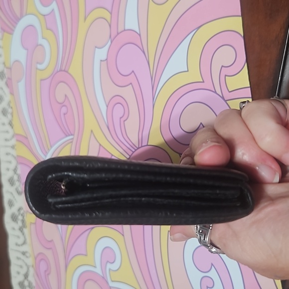 Gucci tri fold long wallet - Picture 14 of 15